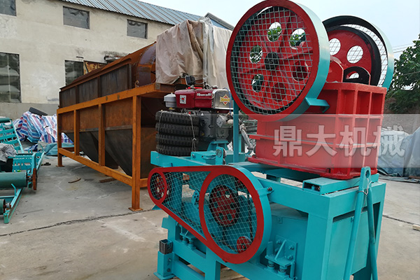 移動式破碎篩分一體機(jī)